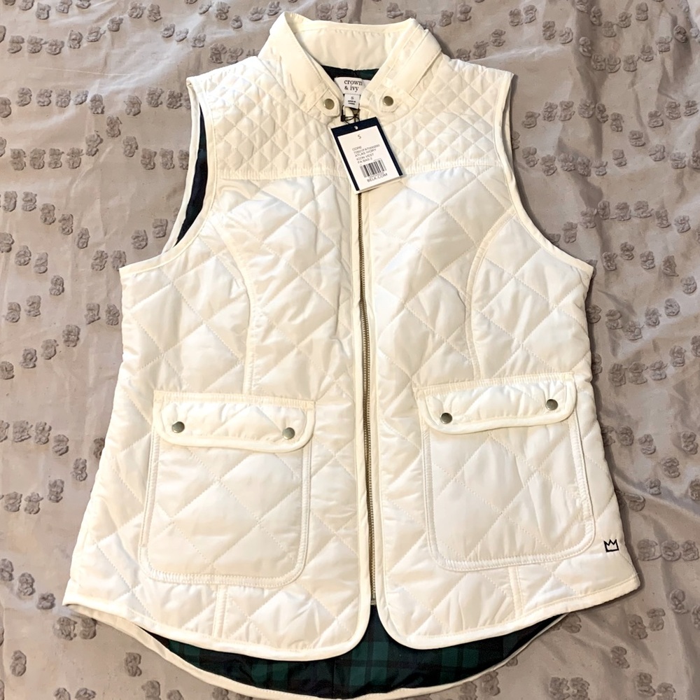 crown & ivy vest